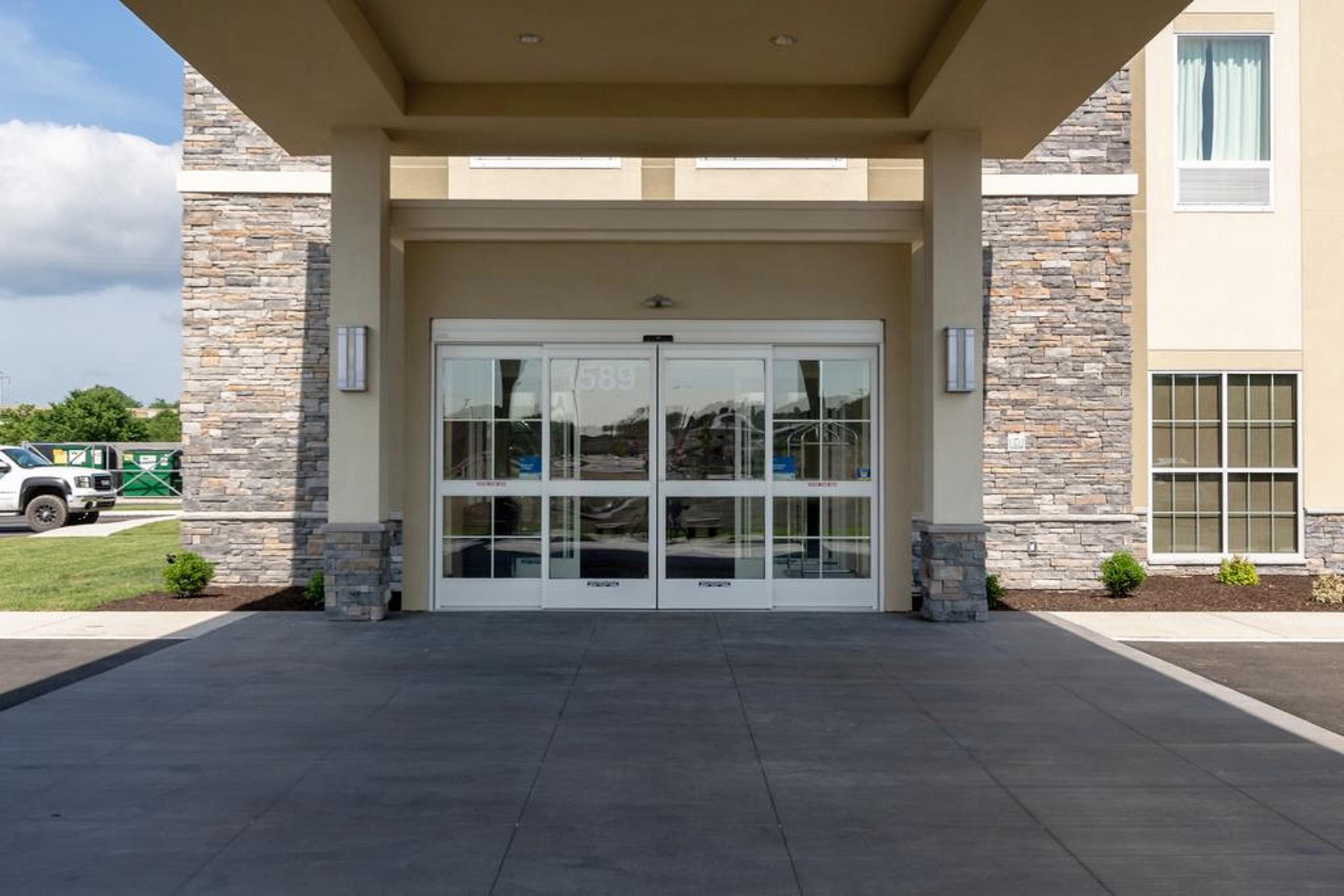 Comfort Inn & Suites - Harrisburg Airport - Hershey South Middletown  Екстер'єр фото