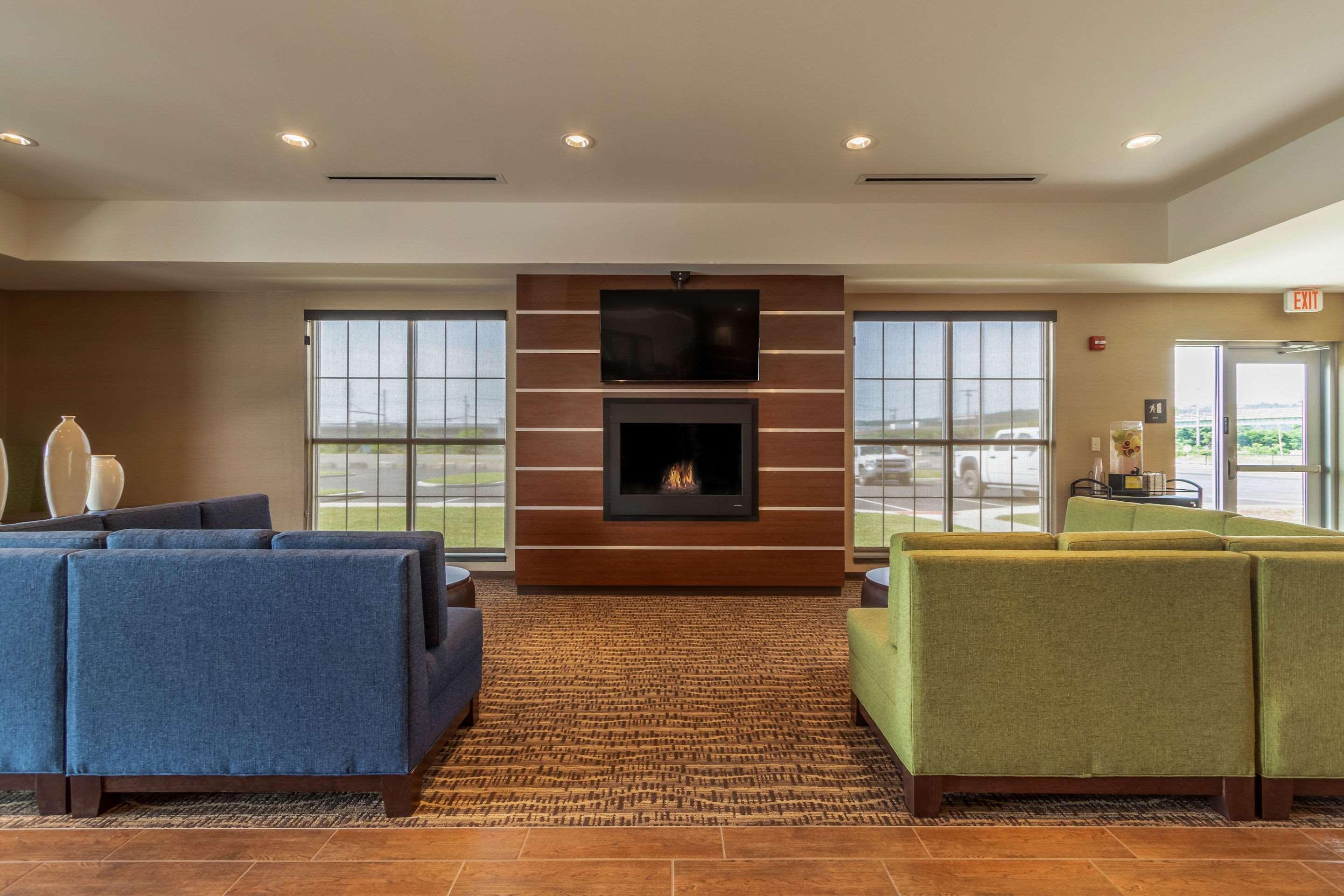 Comfort Inn & Suites - Harrisburg Airport - Hershey South Middletown  Екстер'єр фото