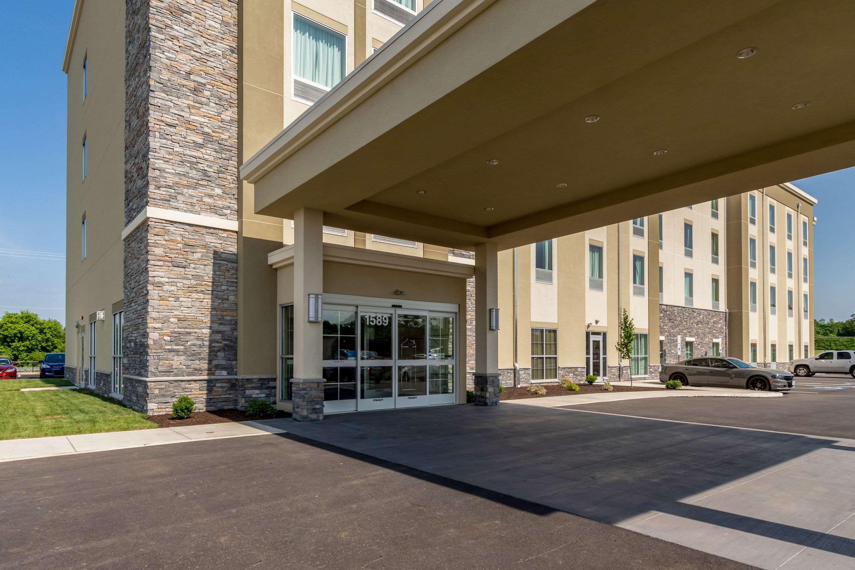 Comfort Inn & Suites - Harrisburg Airport - Hershey South Middletown  Екстер'єр фото