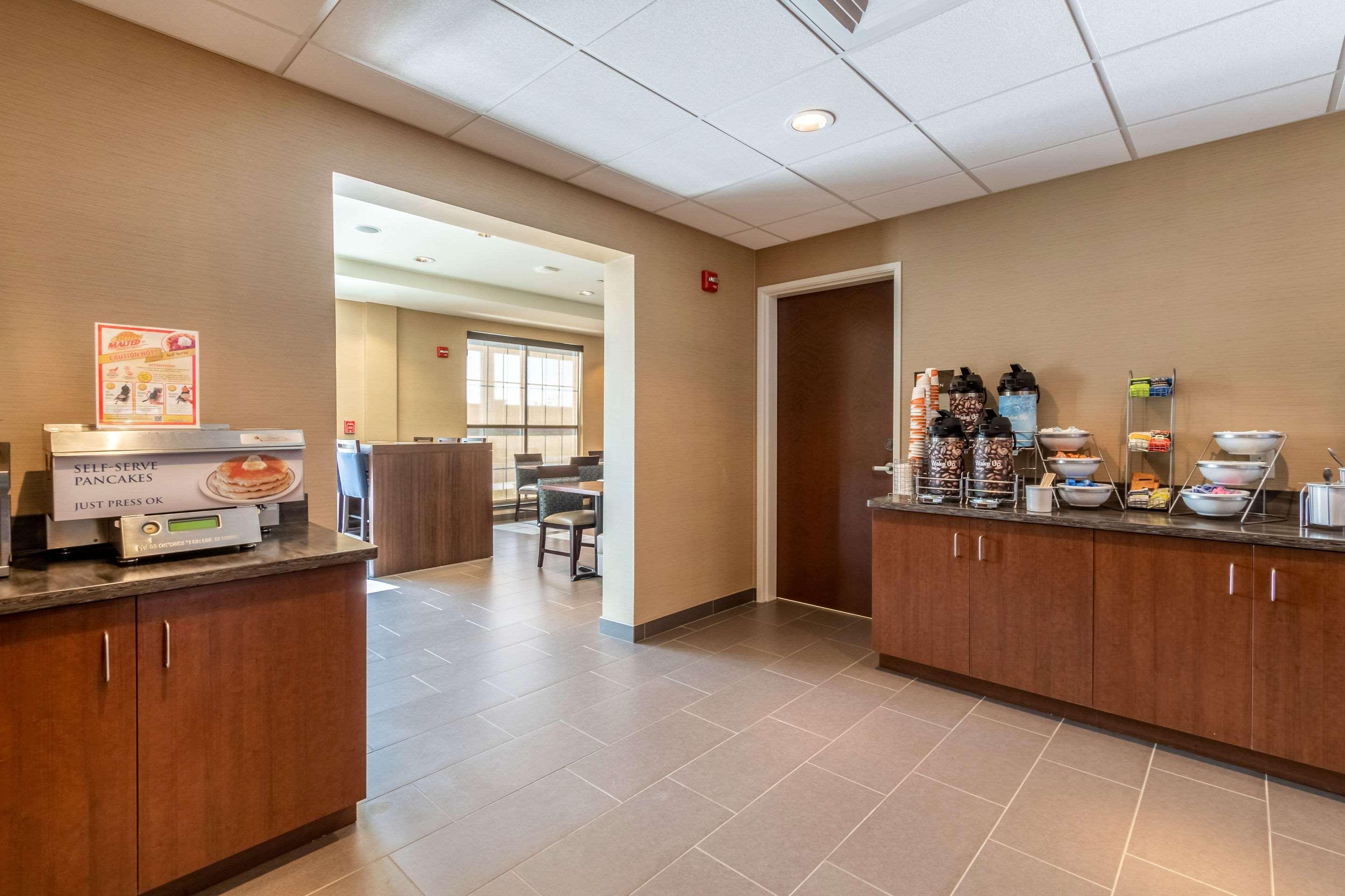 Comfort Inn & Suites - Harrisburg Airport - Hershey South Middletown  Екстер'єр фото